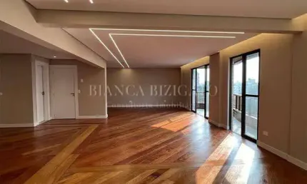 Apartamento Espaçoso de Alto Padrão na Melhor Localização do Água Verde!