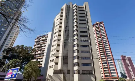 Apartamento com Vista Deslumbrante e Elevador Privativo no Juvevê !