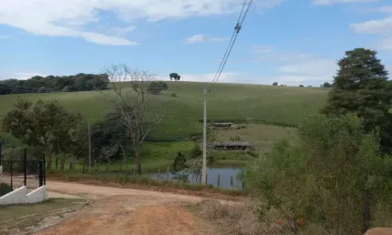 Chácara em Pinhalzinho SP. Para investir ou construir