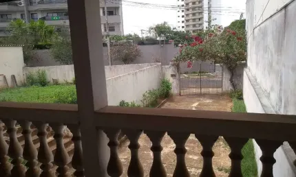 Casa residencial/comercial, próximo Av. N. Sra  de Fátima.