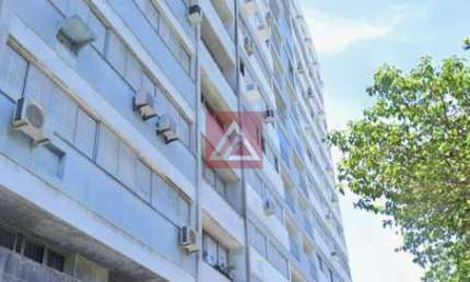APARTAMENTO NO CENTRO DE FLORIANÓPOLIS PRONTO PARA MORAR