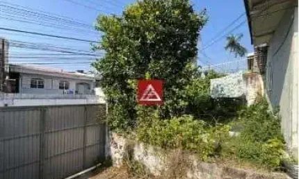 Terrreno de 300m² em excelente localização em barreiros