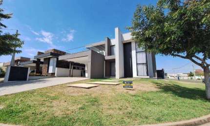 Casa em condomínio com 3 dormitórios à venda, 338 m² por R$ 2.299.000 - Condominio Portal dos Bandeirantes - Salto/SP