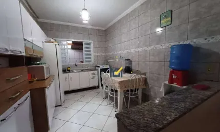 Casa com 3 dormitórios à venda, 61 m² por R$ 318.000 - Jardim Santa Marta - Salto/SP
