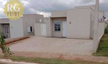 **CASA EM CONDOMINIO NA CIDADE DE SÃO JOSÉ DO RIO PRETO** 02 DORMITÓRIOS COM ÁREA GOURMET E CHURRASQUEIRA, por: