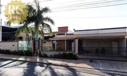**CASA ALTO PADRÃO EM OLIMPIA** 03 DORMITÓRIOS SENDO 02 SUITES 01 COM CLOSET, AMPLA ÁREA DE LAZER COM PISCINA, por: