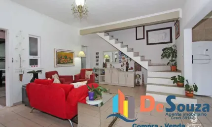 Um lar que oferece o equilíbrio perfeito entre sofisticação e aconchego!