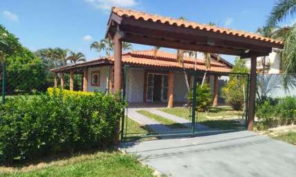 Casa com 3 quartos para alugar na Rua Rio Coxim, 57, Terras de Santa Rosa, Salto por R$ 3.500