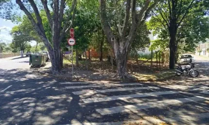Terreno à venda na Avenida Brasília, 880, Buru, Salto por R$ 425.000