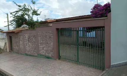 Casa com 3 quartos à venda na Rua Escócia, 933, Jardim Elizabeth, Salto por R$ 630.000
