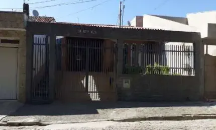 Casa com 3 quartos à venda na Rua Peróba, 166, Vila Flora, Salto, 296 m2 por R$ 600.000