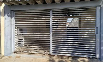 Casa com 2 quartos para alugar na Rua Hungria, 529, Jardim das Nações, Salto por R$ 1.600