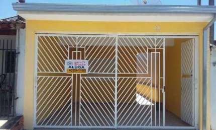 Casa com 2 quartos para alugar na Rua Eduardo Schivittaro, 81, Jardim São João, Salto por R$ 1.365