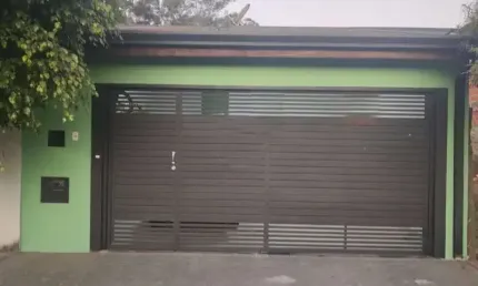 Imperdível: Casa à venda em Salto-SP, Loteamento Terras de São Pedro e São Paulo! 2 quartos, 1 sala, 2 banheiros, 2 vagas - 69,60 m².