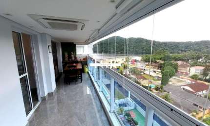 Cobertura Duplex à Venda com 2 quartos, pé na areia com 134m² - Bertioga/SP