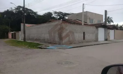 Casa Germinada com Piscina no Centro de Bertioga – Jardim Paulista