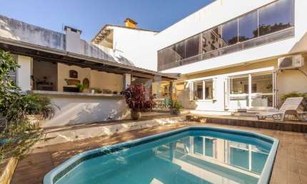 Casa com 3 quartos à venda na Rua Paulo Setúbal, 107, Passo da Areia, Porto Alegre por R$ 1.325.000