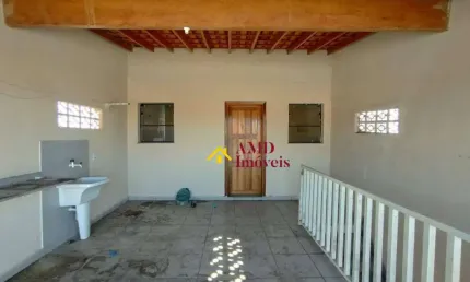 Casa com 2 quartos para alugar na Rua Inácio de Almeida Lara, Santa Terezinha, Piracicaba