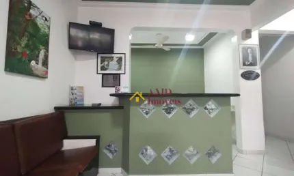 Prédio Comercial à venda no Centro de Piracicaba com mais de 900 m2 de construção.