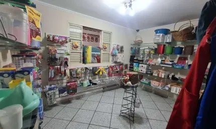 Casa comercial à venda no cecap. ótima localização.  uma grande oportunidade de morar e montar o seu negócio dentro da mesma estrutura!!!!