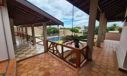 Linda Casa em Condomínio à venda, com piscina, espaço gourmet e um lindo Jardim com árvore frutífera!!!!
