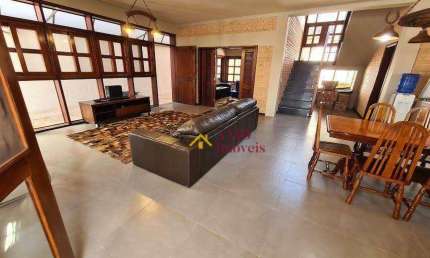 Casa com 3 dormitórios à venda, 450 m² por R$ 1.400.000,00 - Centro - Águas de São Pedro/SP