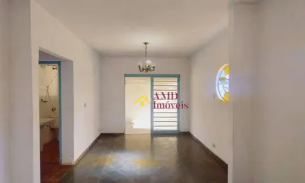 Casa térrea à venda no bairro Castelinho com casinha de fundo separada