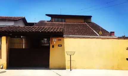 Excelente casa na estufa 1 com quatro dormitórios para troca por apartamento em ubatuba