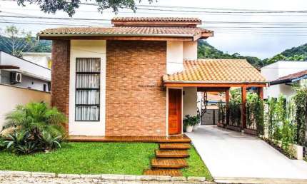 Excelente casa para venda ou troca em condomínio no Horto Ubatuba SP