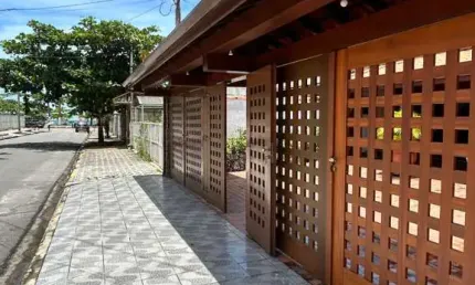 Excelente casa há poucos passos do mar do Perequê Açu Ubatuba SP