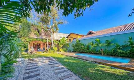 Casa À venda no Perequê Açu Ubatuba SP Estuda Permuta