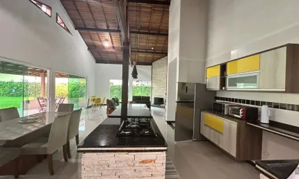 Excelente casa no condomínio park hills no bairro horto ubatuba sp com 3 dormitórios sendo uma suíte.