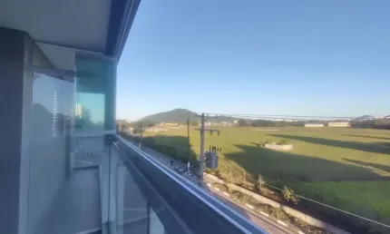 Excelente apto a venda de 3 dormitórios no centro de ubatuba com vista para o aeroporto.