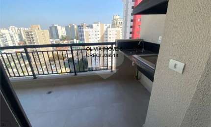 Apartamento a venda com 65mts, 2 dormitórios, 1 suíte, terraço com churrasqueira, 2 vagas demarcadas e depósito na Saúde.