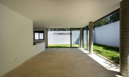 Casa de Alto Padrão com 421mts, 4 suítes, 4 vagas  no Jardim Europa próximo ao Shopping Iguatemi