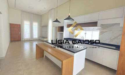 Casa em Condomínio na Reserva do Vale: 3 quartos, 1 suíte, 2 salas, 2 banheiros, 2 vagas de garagem, 150m² em Caçapa-SP!