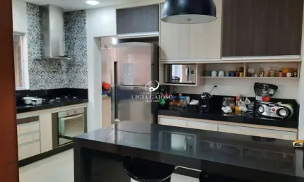 Belo sobrado localizado na zona sul, estuda permuta!!!