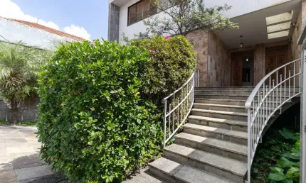 Casa tipo para venda em Vila Carrão com 3 quartos, sendo 3 suítes, 382m²