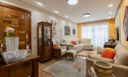 Casa tipo para venda com 3 quartos, sendo 3 suítes, 177m²