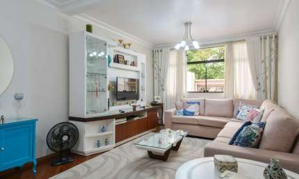 Sobrado para venda com 3 quartos, sendo 3 suítes, 244m²