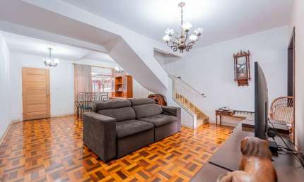 Casa tipo para venda com 3 quartos, sendo 1 suíte, 180m²