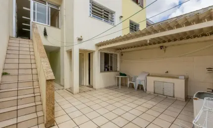 Casa tipo para venda em Chácara Seis de Outubro com 3 quartos, sendo 1 suíte, 139m²