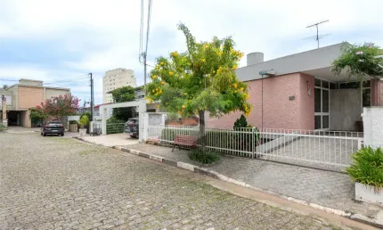 Oportunidade Rara em Santana: Sobrado Alto Padrão com 6 Dormitórios em Rua Fechada – Preço Reduzido para Venda Rápida!