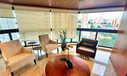 Apartamento alto padrão à venda | 253 m² | 3 suítes | 4 vagas | um por andar
