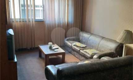 Apartamento à venda no Jardim São Paulo – Amplo, arejado e com valor abaixo de R$ 300 mil!