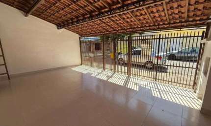 Casa Parque Industrial / Azaléias Reformada em Ótimo Estado