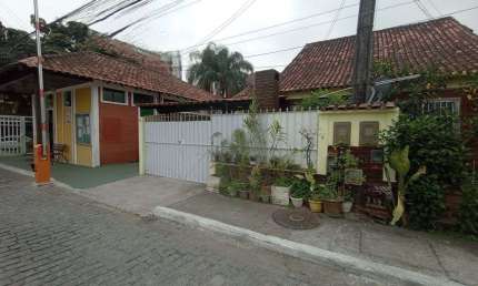Excelente casa duplex com Garden no Condomínio Beija Flor 2 - Galo Branco - São Gonçalo.