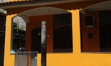 Vendo ou alugo casa de 2 quartos no Centro de São Gonçalo - RJ