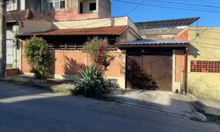 Casa com 3 quartos para alugar na Rua Costa Rica, 96, Centro, São Gonçalo