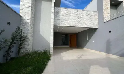Casa 3 suítes com piscina no Jardim Atlântico Próximo ao Parque Cascavel